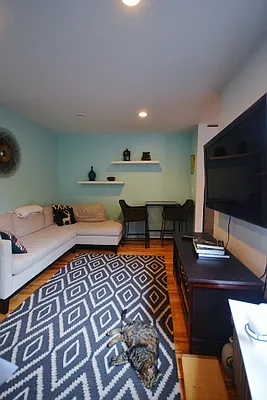 Rented by Bold New York | media 14