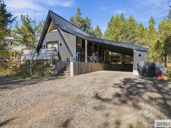 3507 N Pinehaven Dr, Island Park, ID 83429