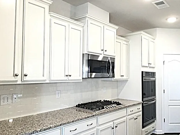 4 bed, 3.0 bath, 2762 sqft, $2,935 — Photo 3