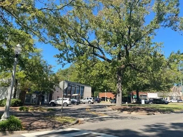 Heathermoor Apartments, 2400 Heathermoor Rd, Birmingham, AL 35223