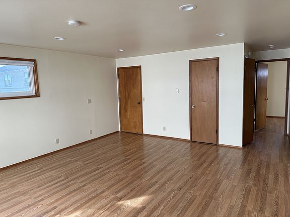 4th image of 2408 10th Ave E APT D