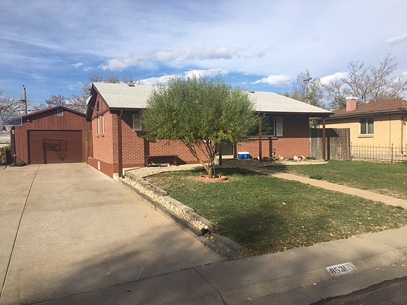 RV, Camper Driveway