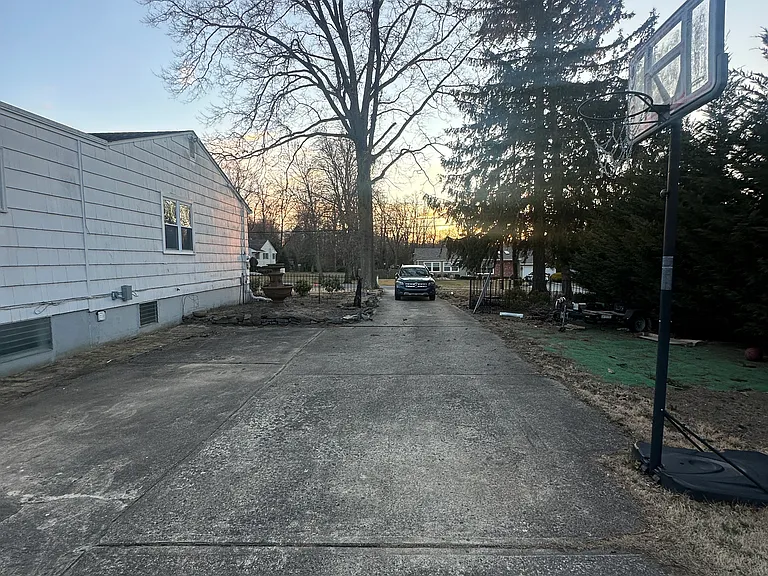 36 Roosevelt Ave — Photo 21