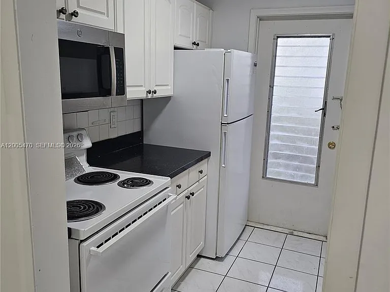 1719 Wiley St #2 — Photo 8