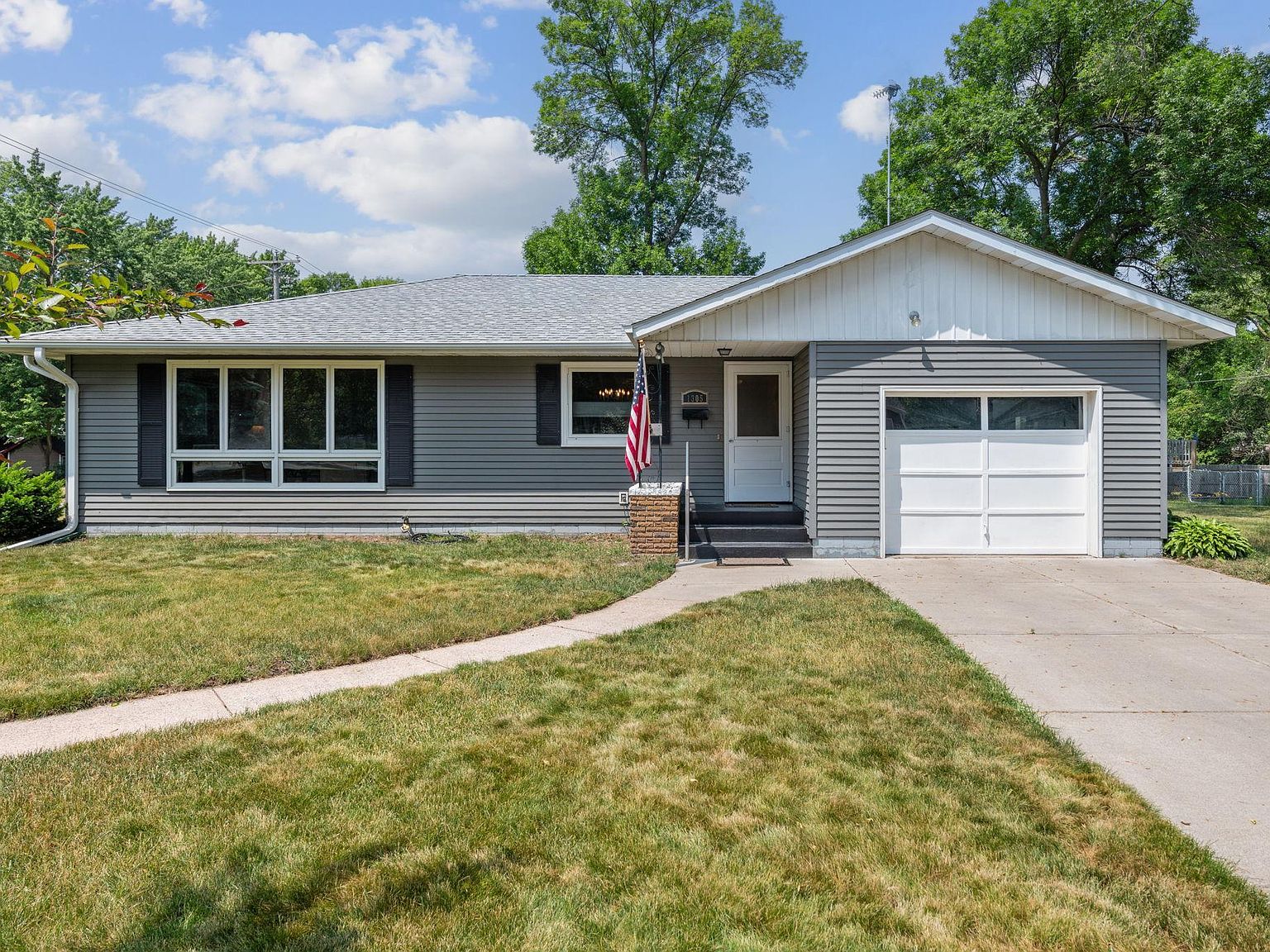 1305 8th St, Hudson, WI 54016 Zillow