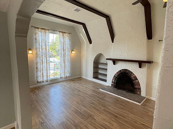 3rd image of 3434 Gardenside Ln