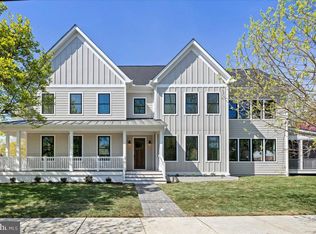 733 S Wayne St, Arlington, VA