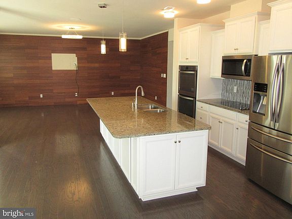 4th image of 515 Cilantro Ct