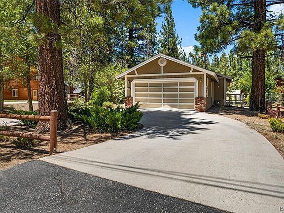 2nd image of 1119 Mountain Ln