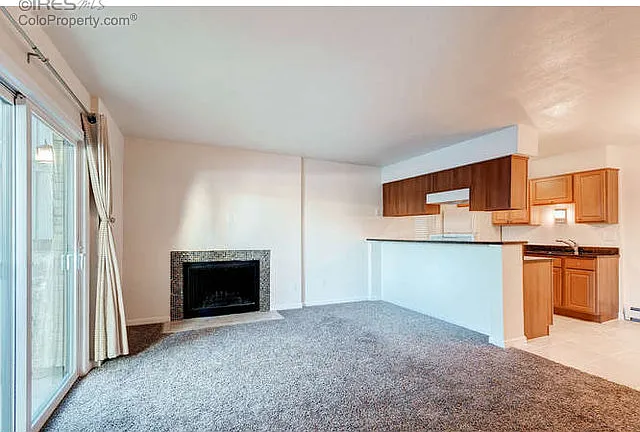 2 bed, 880 sqft, $2,200 — Photo 4