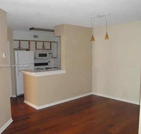 2831 N Oakland Forest Dr #208 — Photo 2