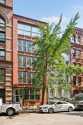 Sold by Compass | media 10