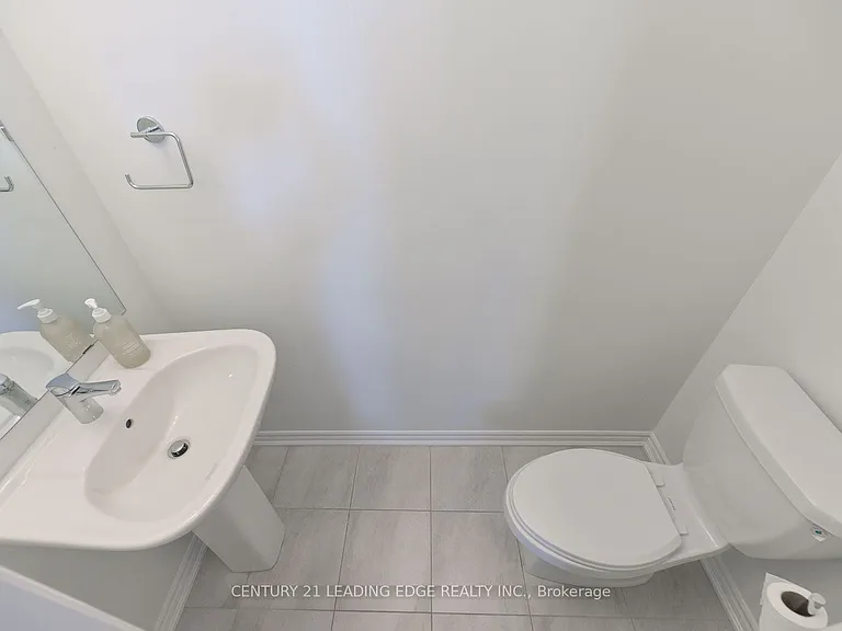 30 William Shearn Cres — Photo 16