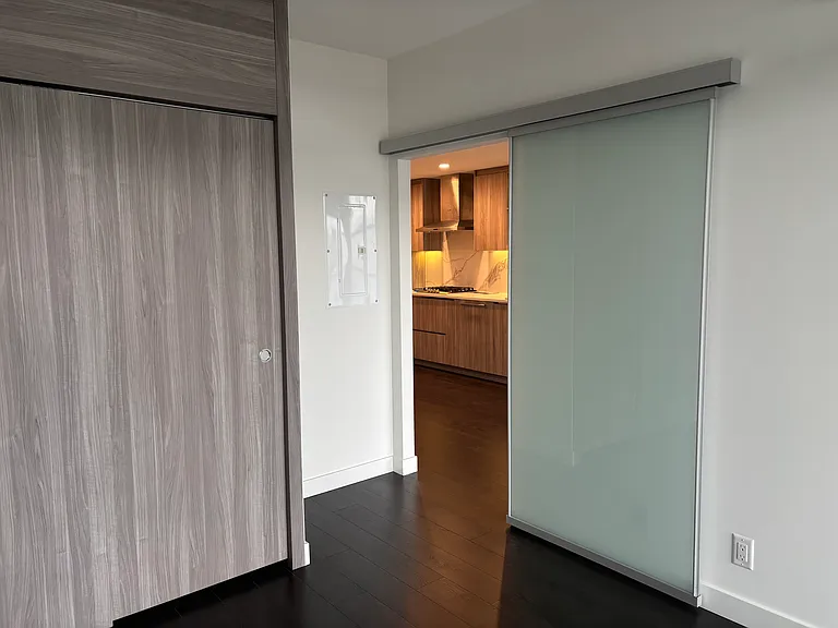 4890 Lougheed Hwy #401 — Photo 7