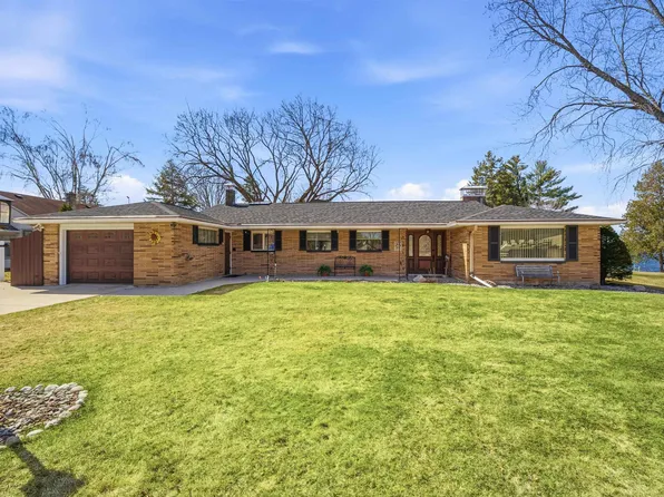 136 Circle Dr, Shawano, WI 54166