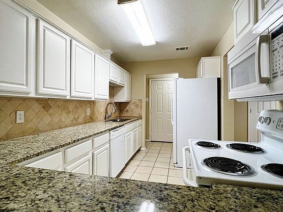 3rd image of 1934 W Sanford St APT A