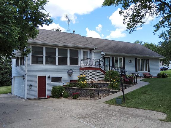 3rd image of 702 N Walnut St