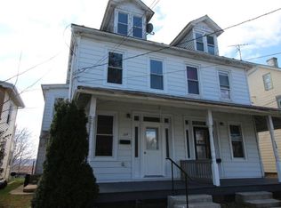 358 E Jackson St, New Holland, PA 17557