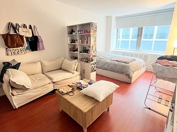 5th image of 130 Water St APT 8D