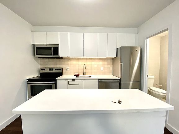 5th image of 301 3rd St APT 1