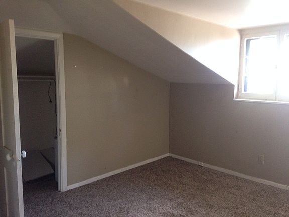 5th image of 547 Franklin St APT 4