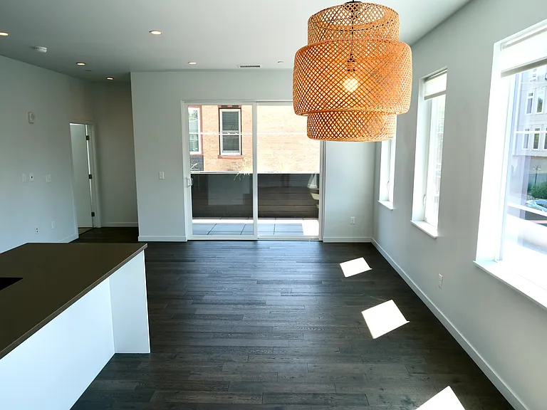 1300 N Ogden St #202 — Photo 8