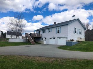 510 Deerfield Dr, Hermon, ME 04401