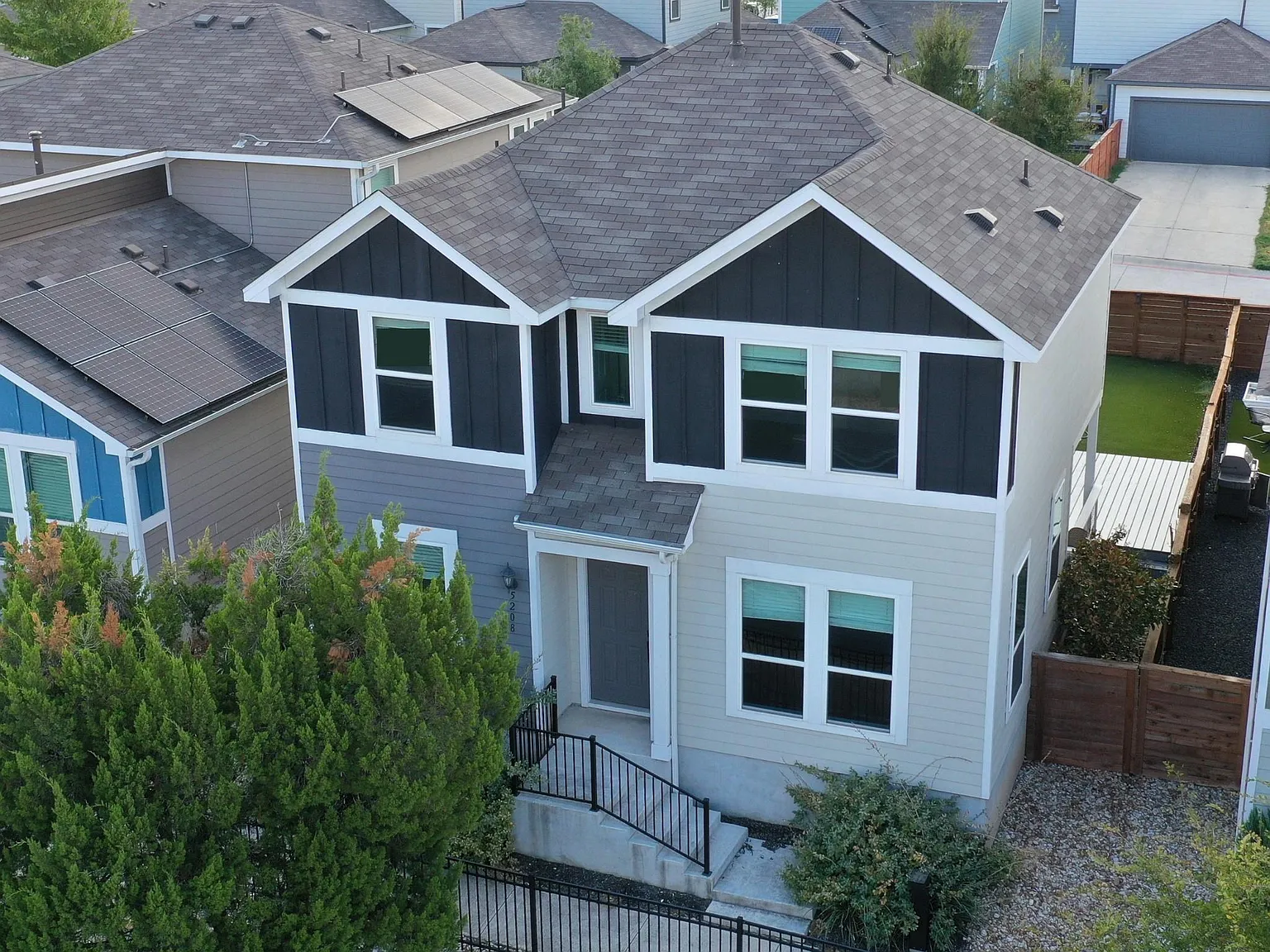 3 bed, 2.5 bath, 1572 sqft, $3,100 — Photo 1