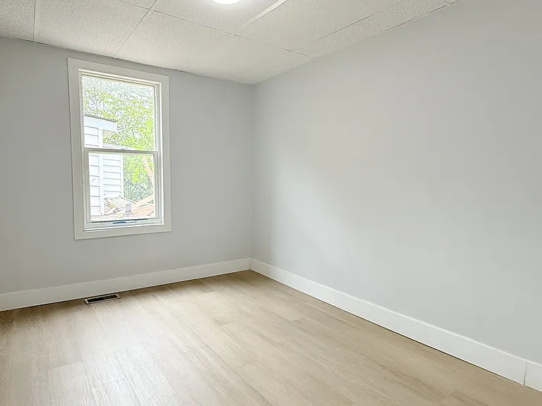 1011 Albert Rd #4 — Photo 7