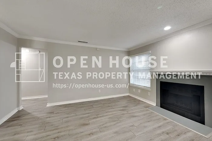 518 Mercer St — Photo 3