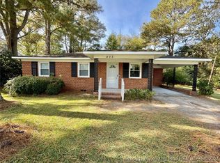 402 Douglas Ave, Roseboro, NC 28382