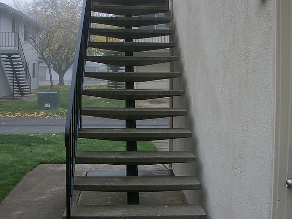 3rd image of 9504 Emerald Park Dr APT 4