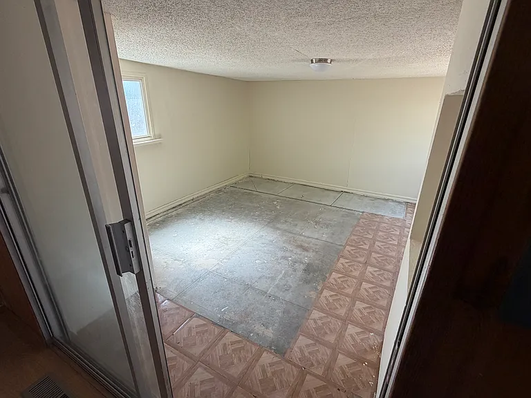 635 Seneca Pl — Photo 16