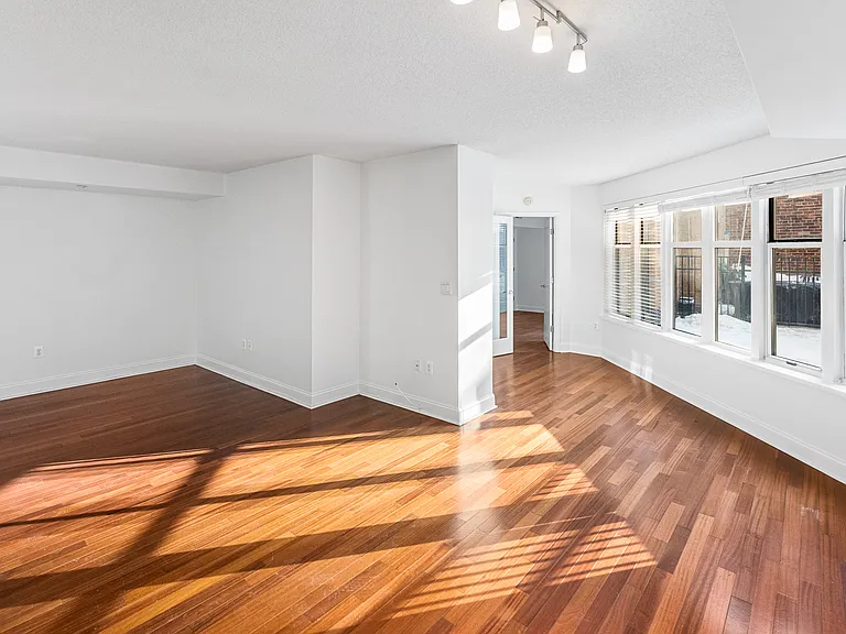 1150 K St NW #311 — Photo 15