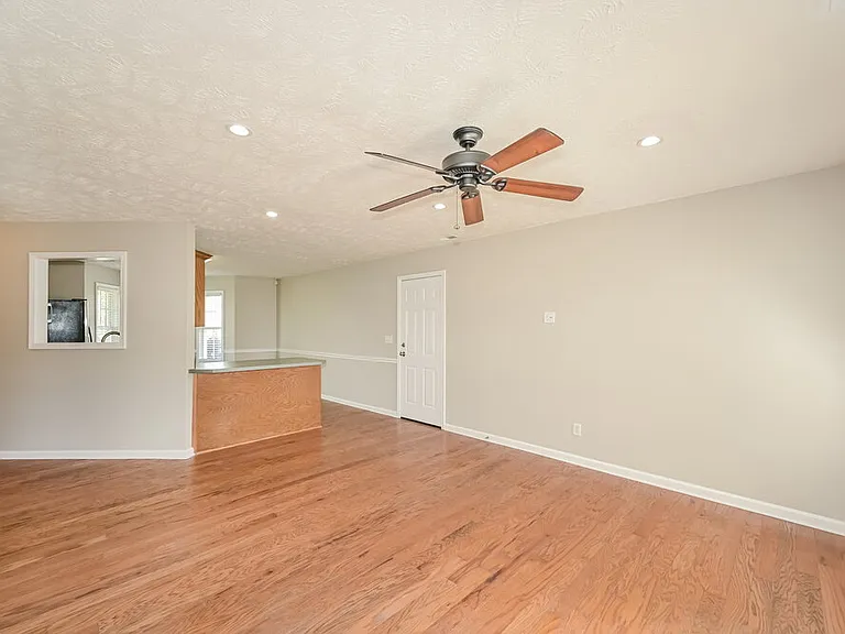10007 Nevada Ave — Photo 6