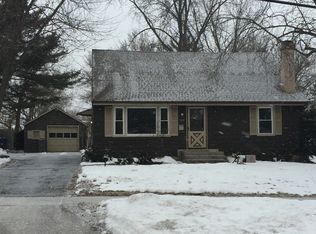 820 Washburn St, Elgin, IL 60123