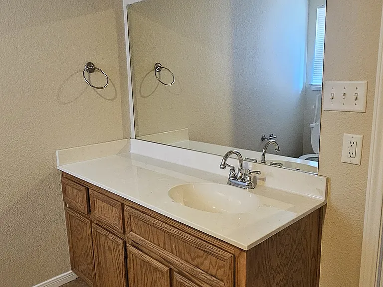 2415 Merle Dr — Photo 25