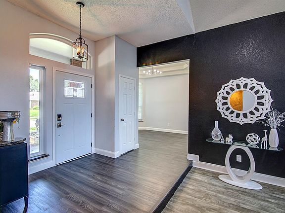 4th image of 3406 Orchid Ln