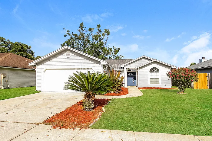 3 bed, 2.0 bath, 1425 sqft, $2,385 — Photo 2