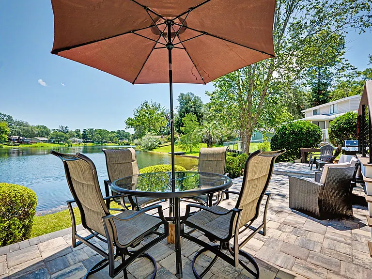 4487 Carolyn Cove Ln S — Photo 9