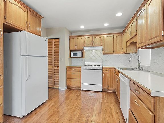 4th image of 5431 Fairway Dr