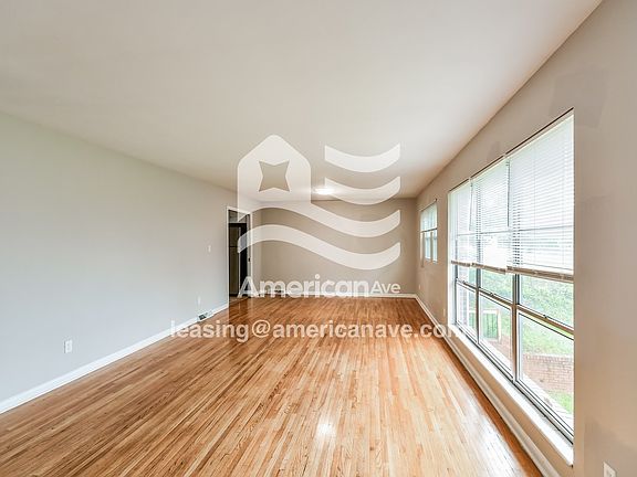 1475044_002_living_room_13754884.jpg