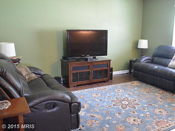 3rd image of 8009 Escalon Ave