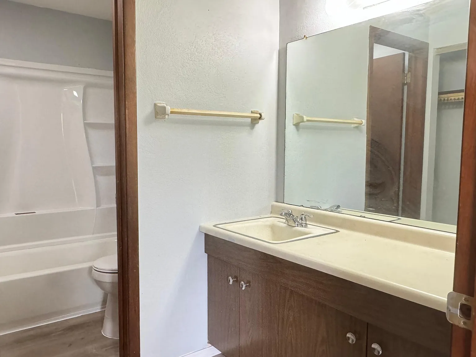 3401 Woodman Dr — Photo 3