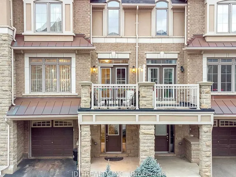 2435 Greenwich Dr #33 — Photo 1