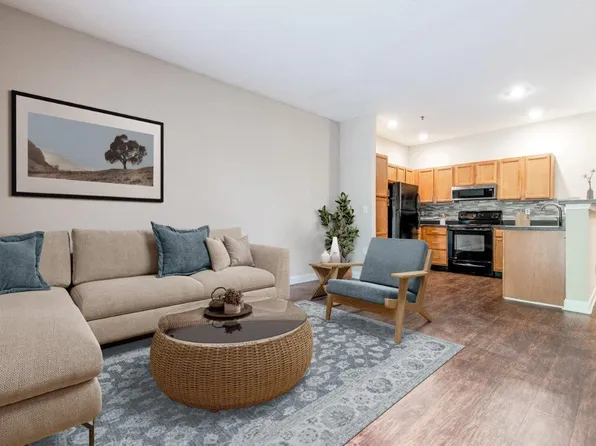 The Overlook At Golden Hills Apartment Homes