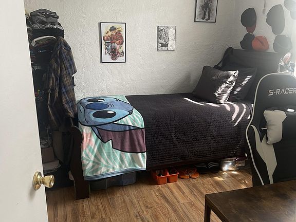3rd image of 160 Arnold Pl #1