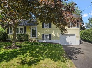 12 Hickory Ter, Middletown, NY 10940