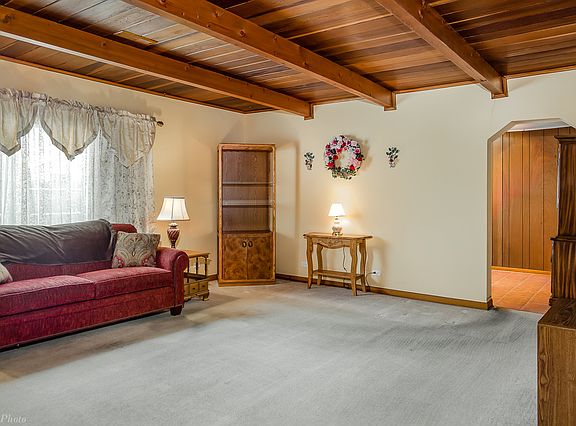 2nd image of 9240 Crescent Ct