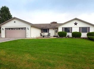 9289 Old Towne Ct, Roscoe, IL 61073